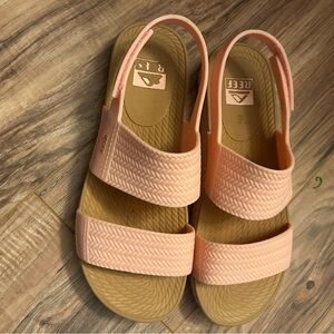 Reef Peach Water Vista Sandals